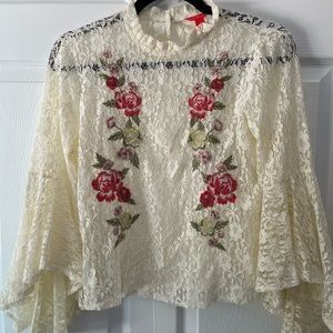 Small Chelsea & Violet Lace Butterfly Sleeve Top